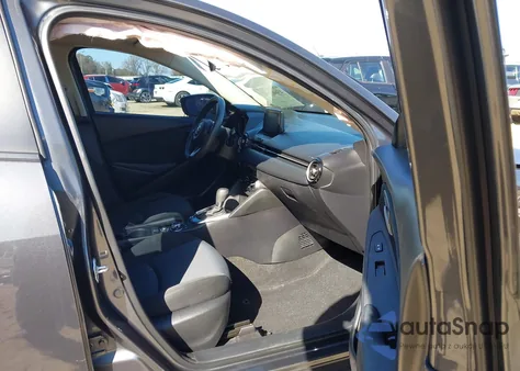 2019 Toyota Yaris Le z USA, uszkodzony, nr VIN 3MYDLBYV9KY520146